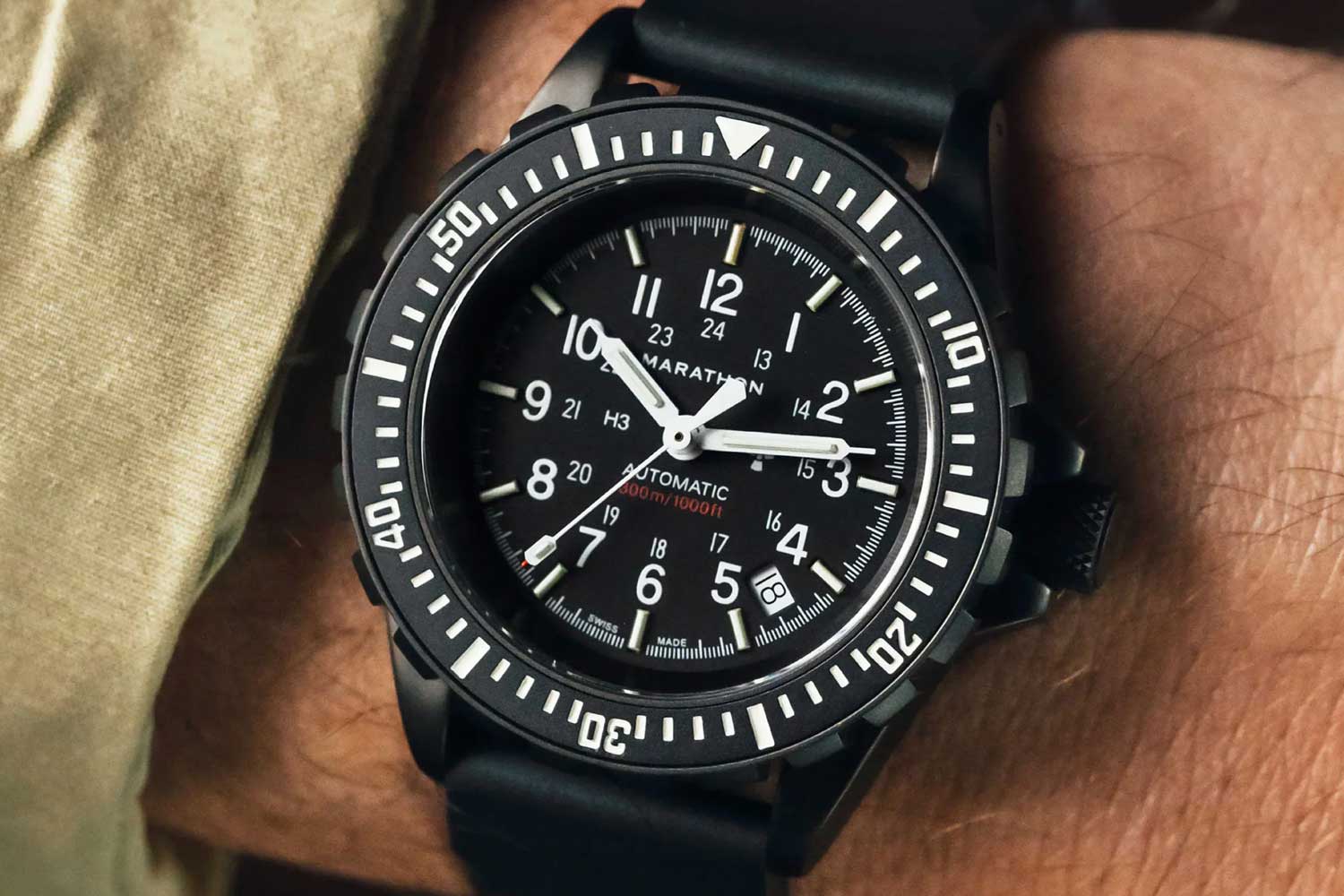 Marathon Militär Taucheruhr am Handgelenk