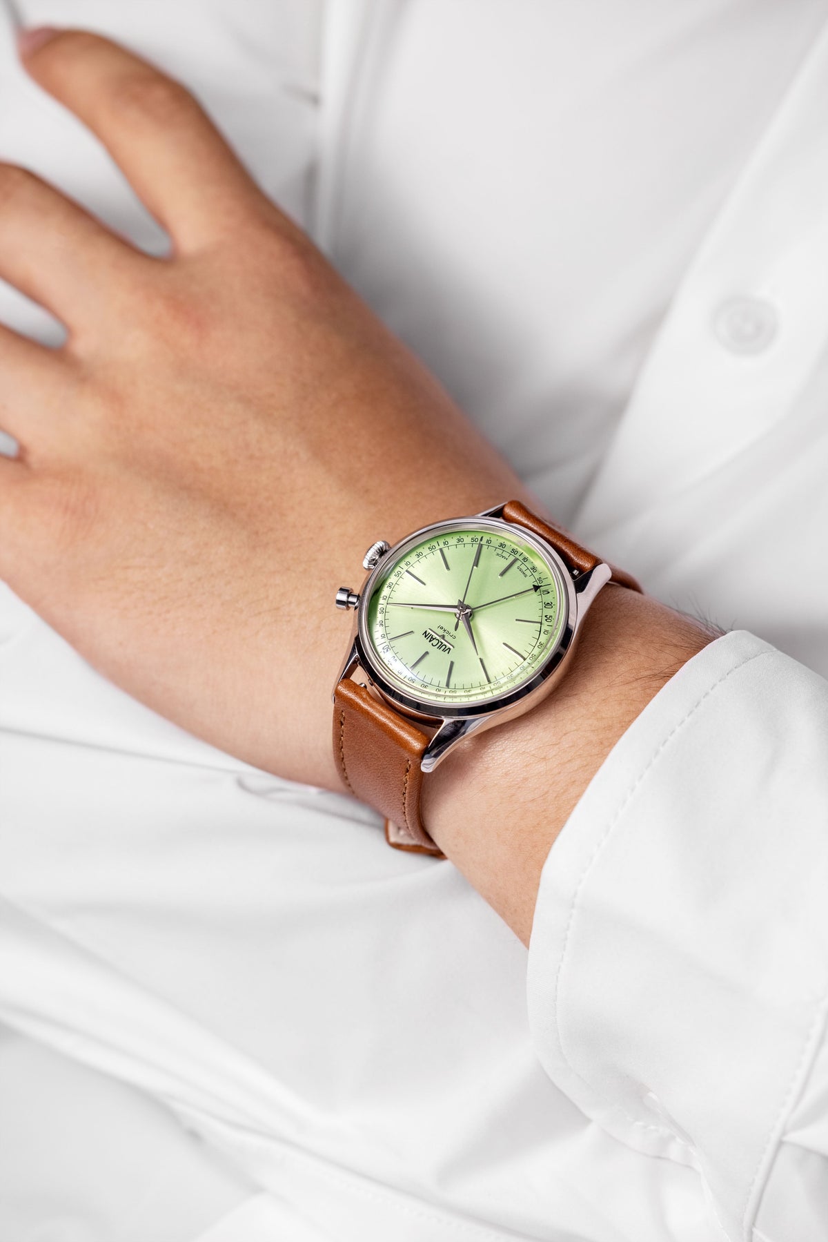 VULCAIN Cricket President 36 mm - Pistachio Green