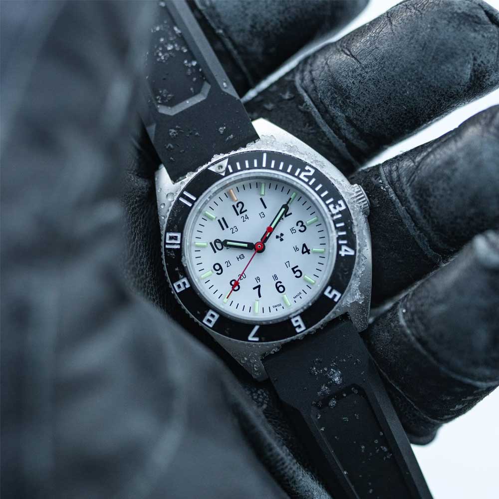 MARATHON SSNAV Arctic Steel Navigator Quarz – White Dial – WW194001SS