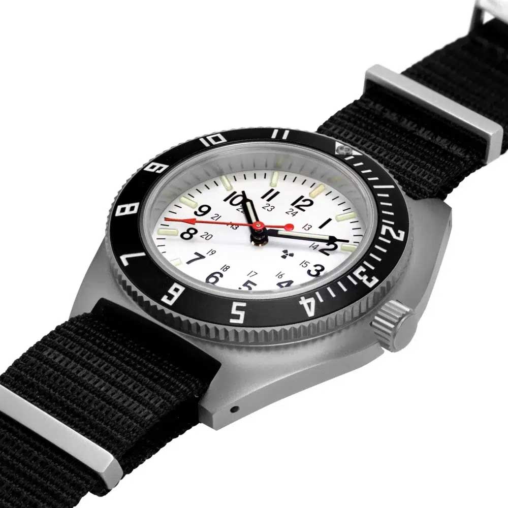 MARATHON SSNAV Arctic Steel Navigator Quarz – White Dial – WW194001SS