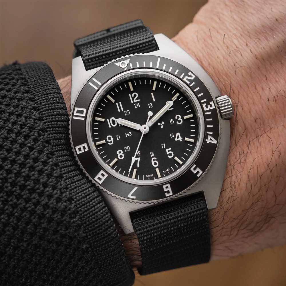 MARATHON SSNAV Steel Navigator Quarz Black Dial WW194001SS