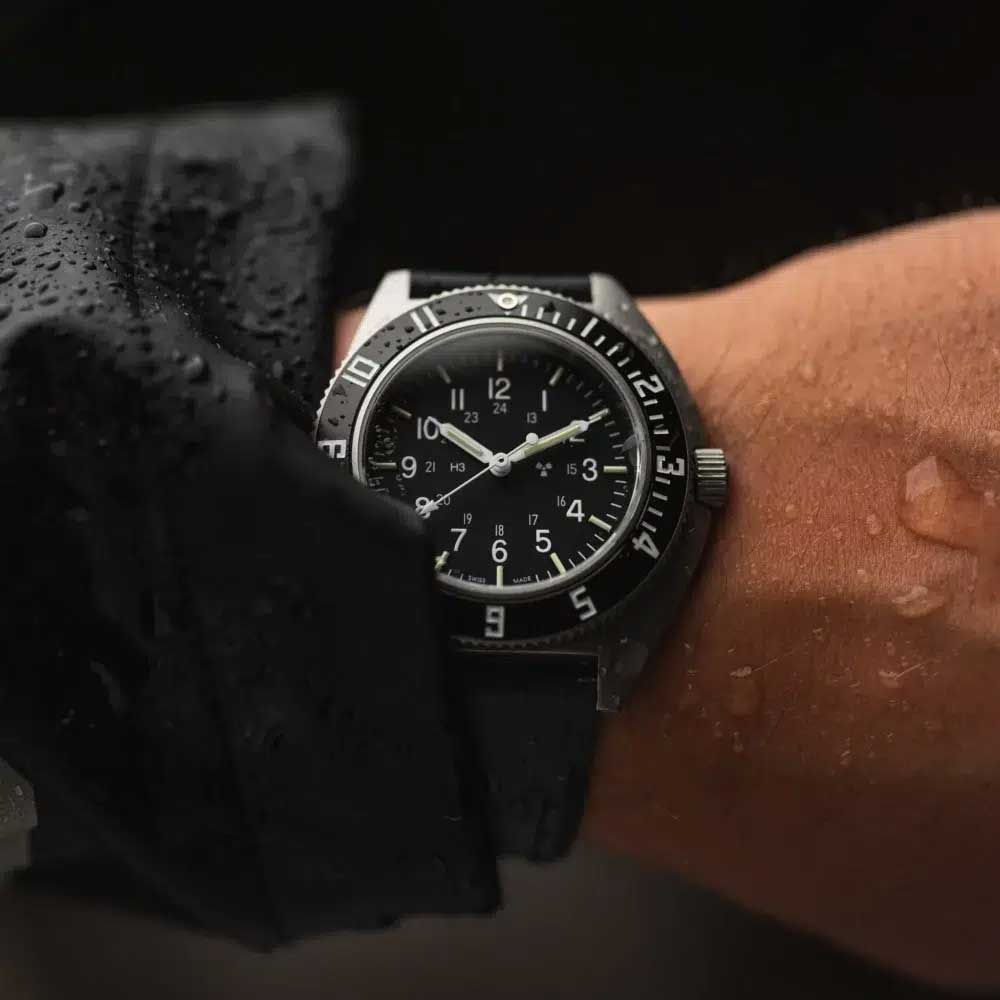 MARATHON SSNAV Steel Navigator Quarz Black Dial WW194001SS