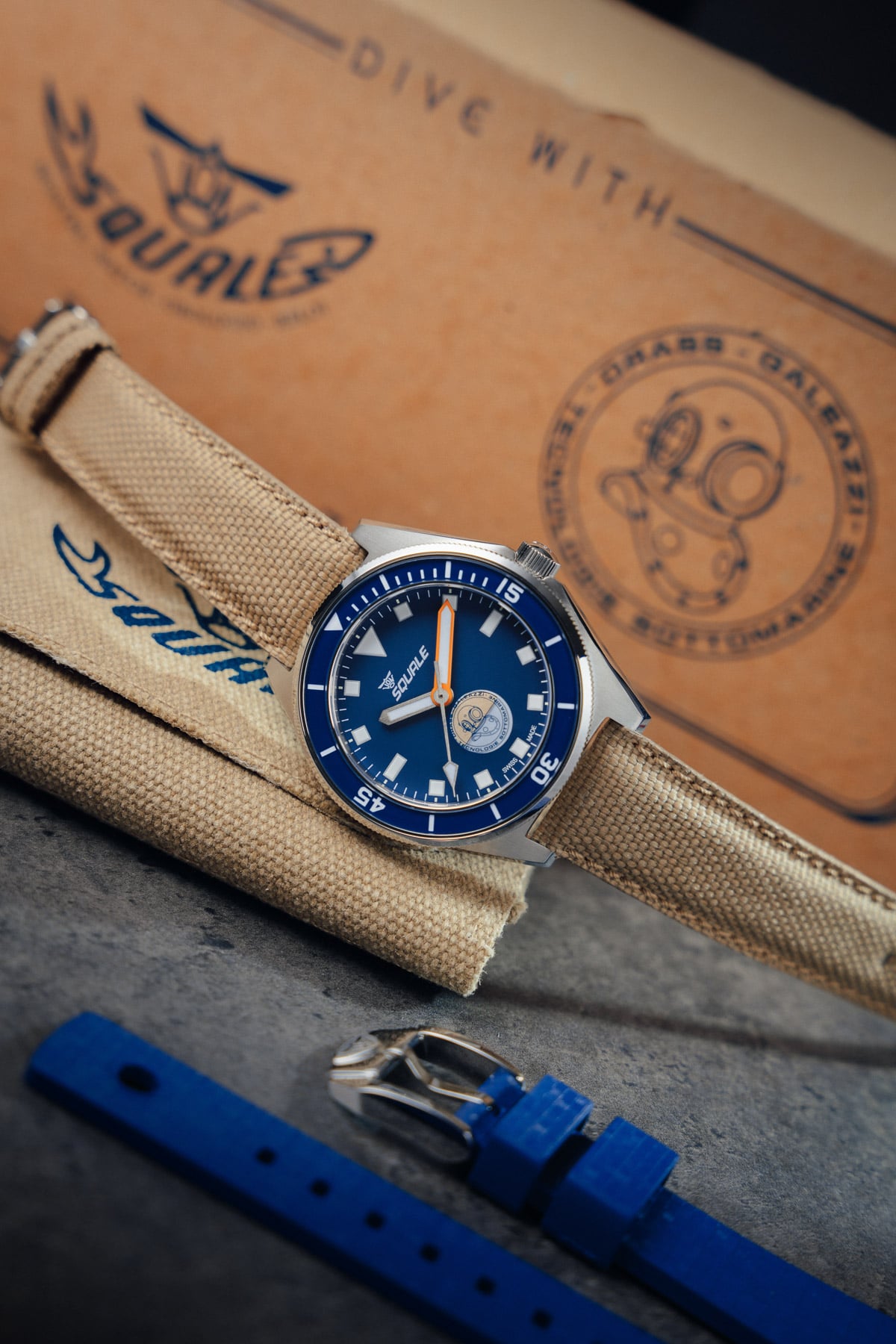 Squale Galeazzi Artiglio mit Karton, Canvas-Tasche und beiden Armbaendern