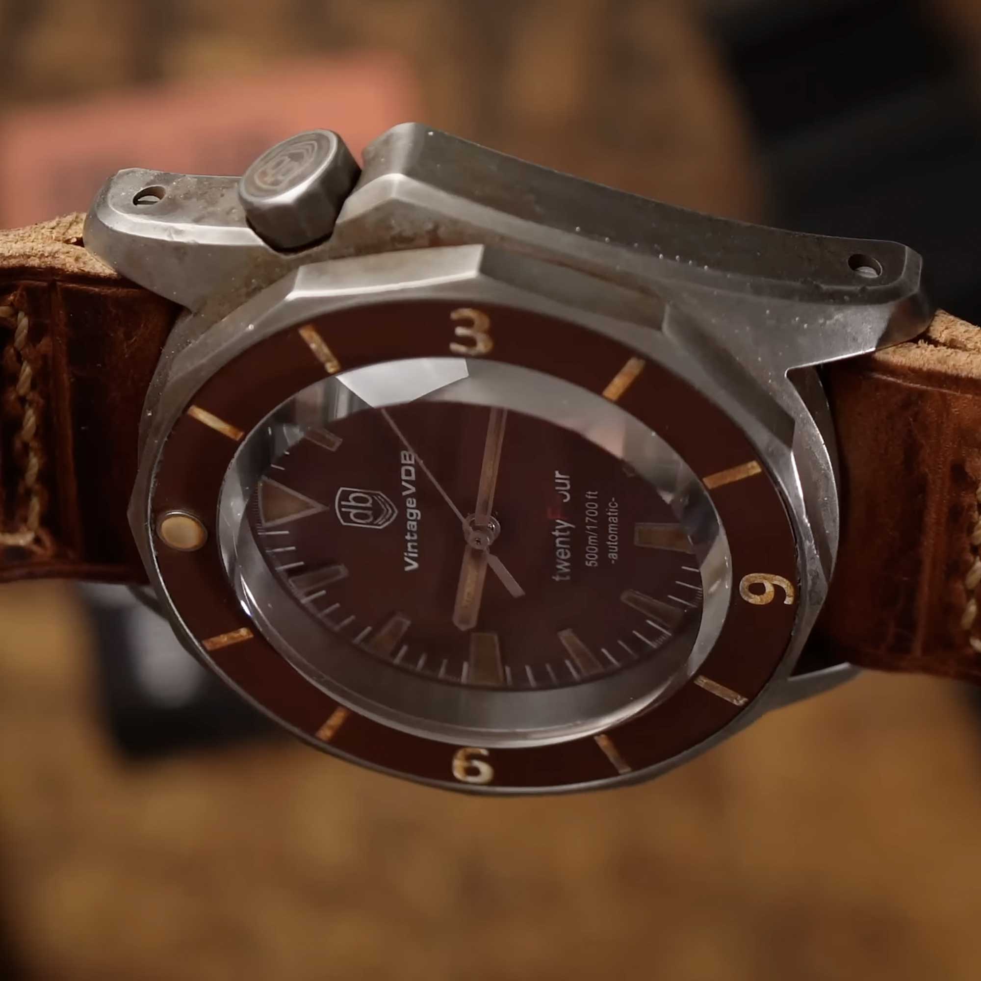 Vintage VDB F24 Brown Historical Limited 2/2 Fotouhr