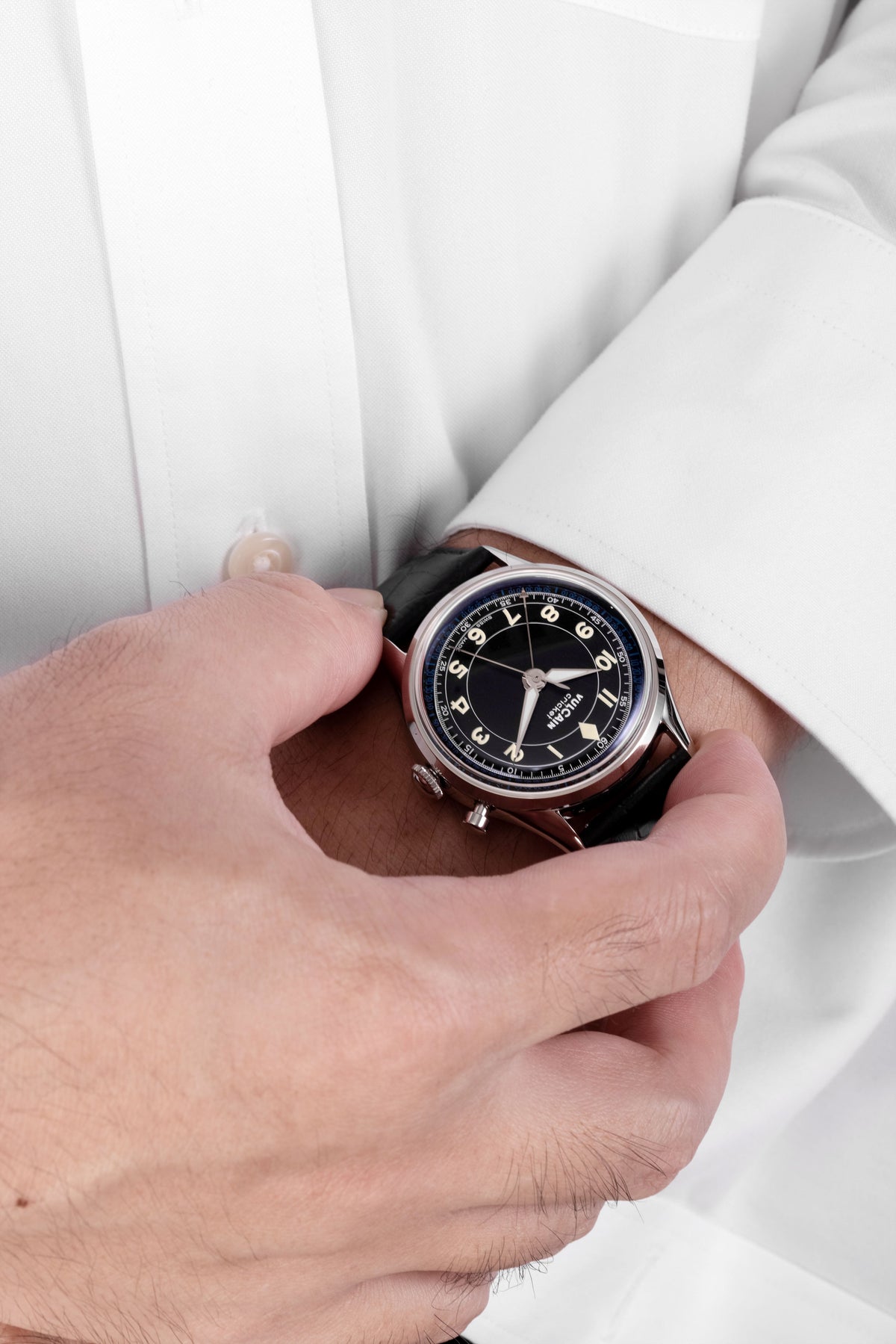 VULCAIN Cricket Classique 36 mm - Black & White/Blue