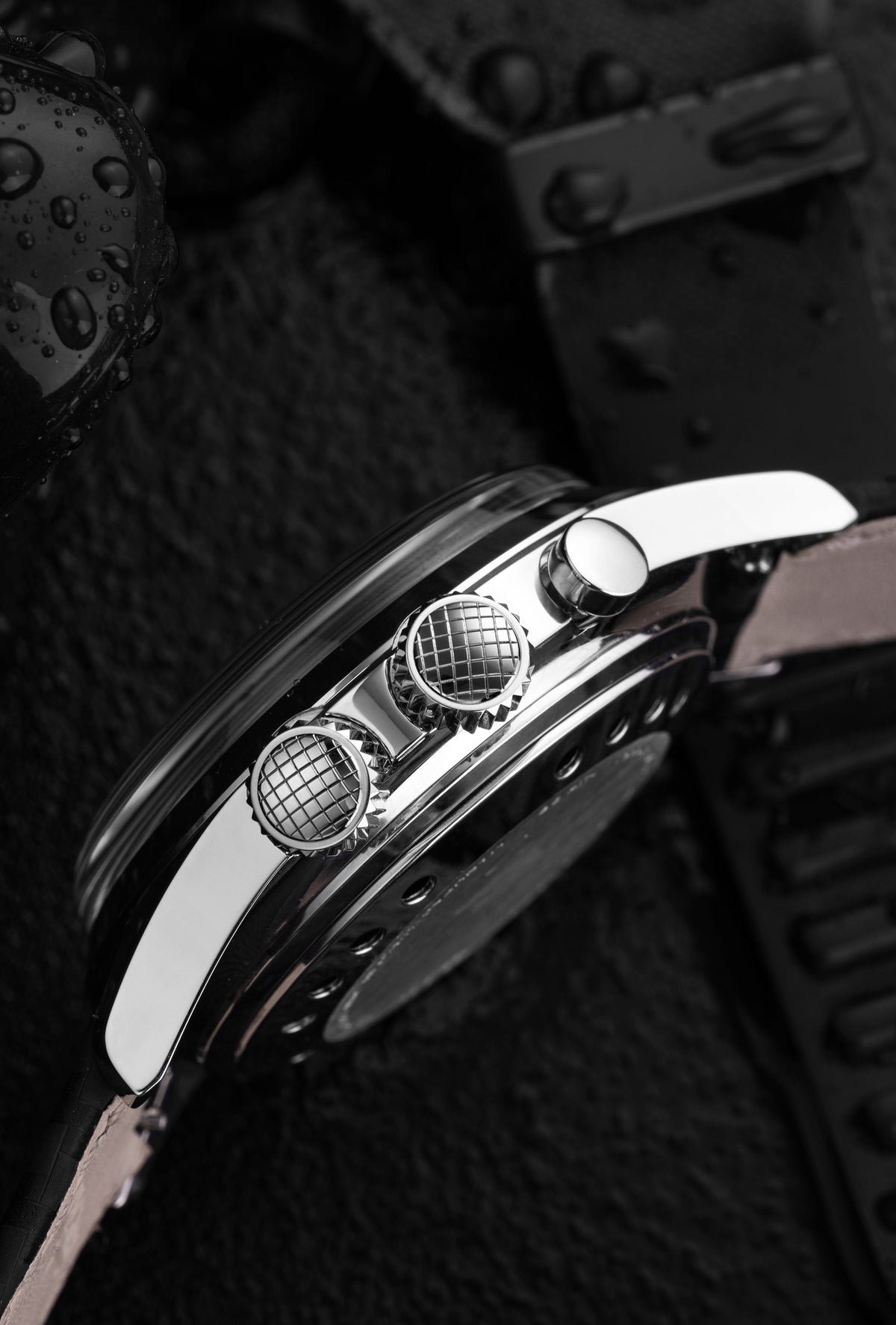 VULCAIN Nautical Heritage - Black White Luminova