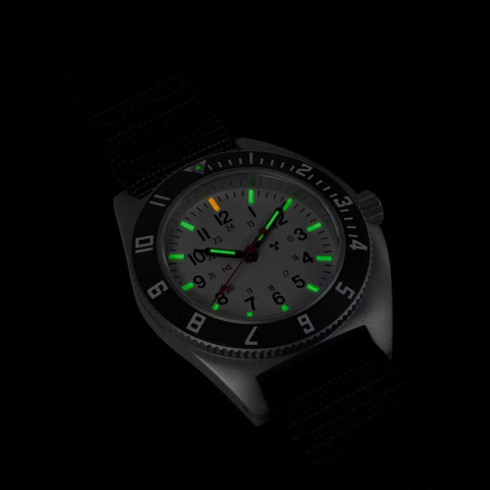 MARATHON SSNAV Arctic Steel Navigator Quarz – White Dial – WW194001SS