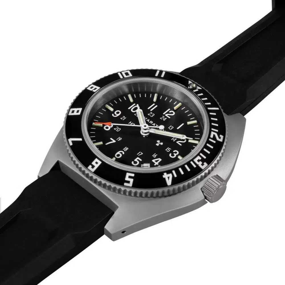 MARATHON SSNAV Steel Navigator Quarz Black Dial With Date WW194013SS