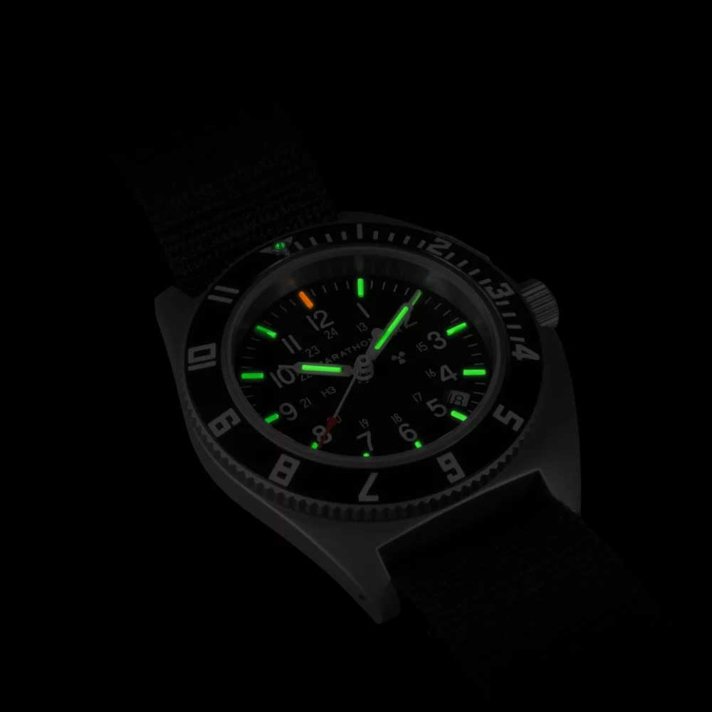 MARATHON SSNAV Steel Navigator Quarz Black Dial With Date WW194013SS