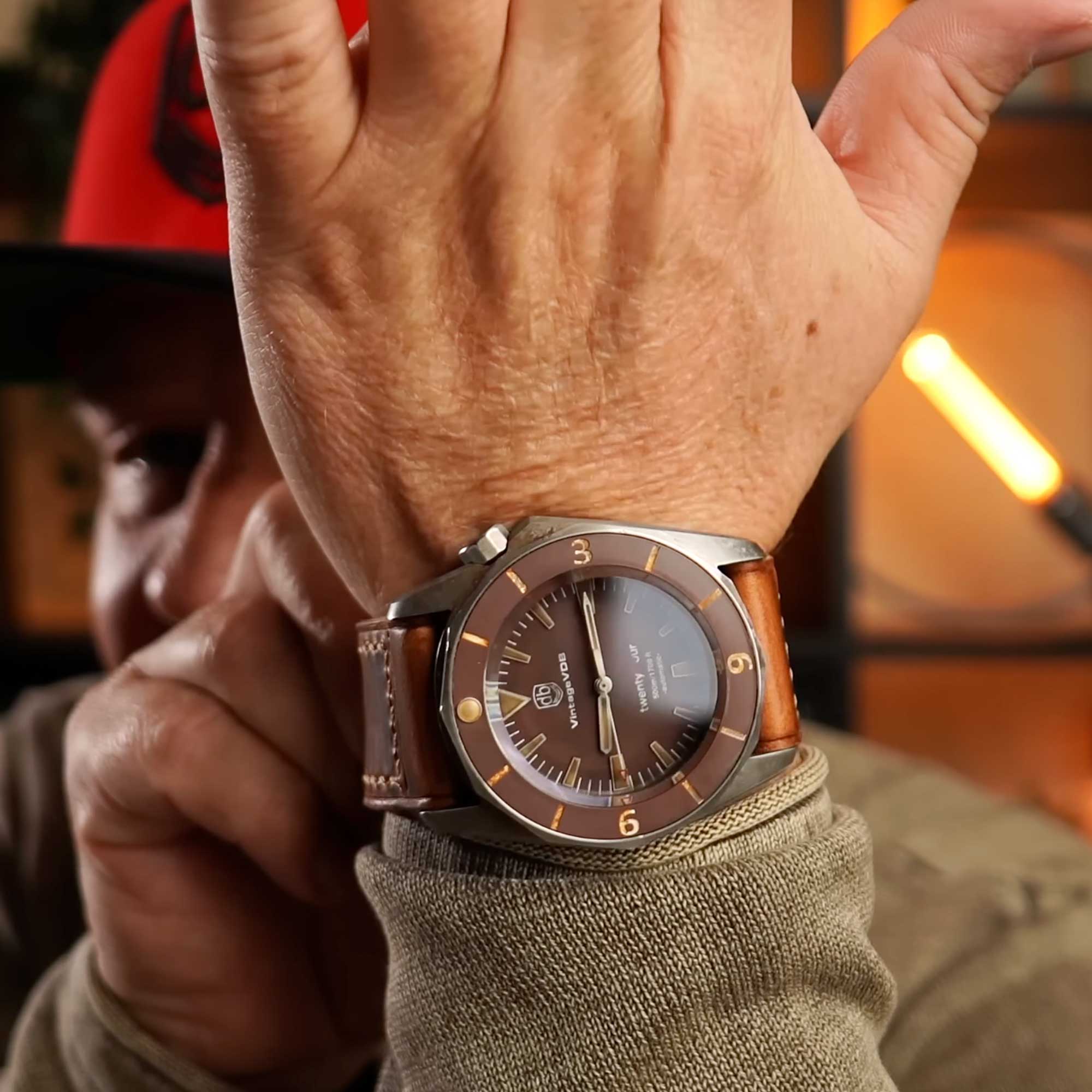 Vintage VDB F24 Brown Historical Limited 2/2 Fotouhr