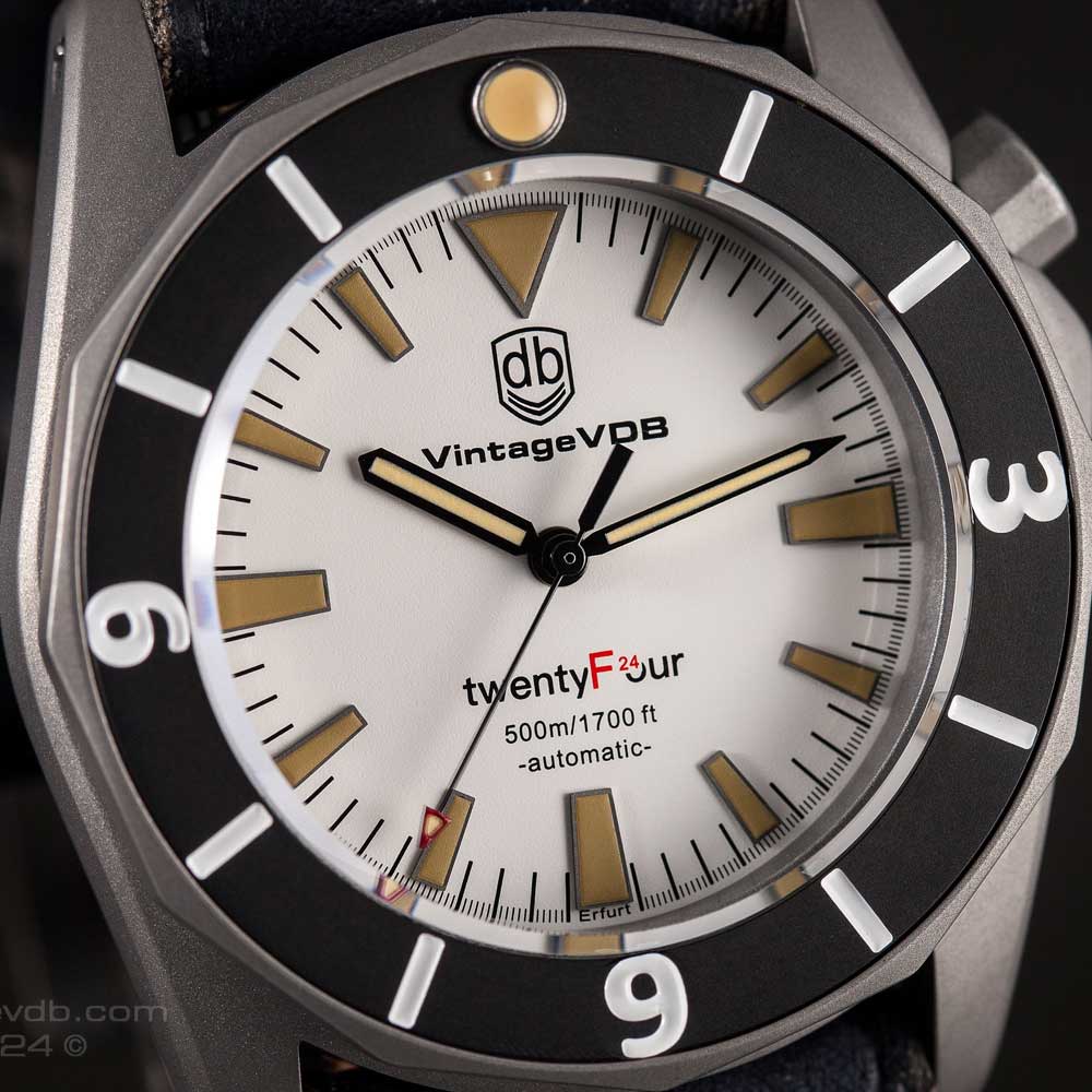 Vintage VDB F24 Titanium White
