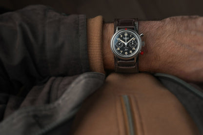 Hanhart 417 ES Steve McQueen Limited Edition No. 1 am Handgelenk am Shell Cordovan Cuff Strap